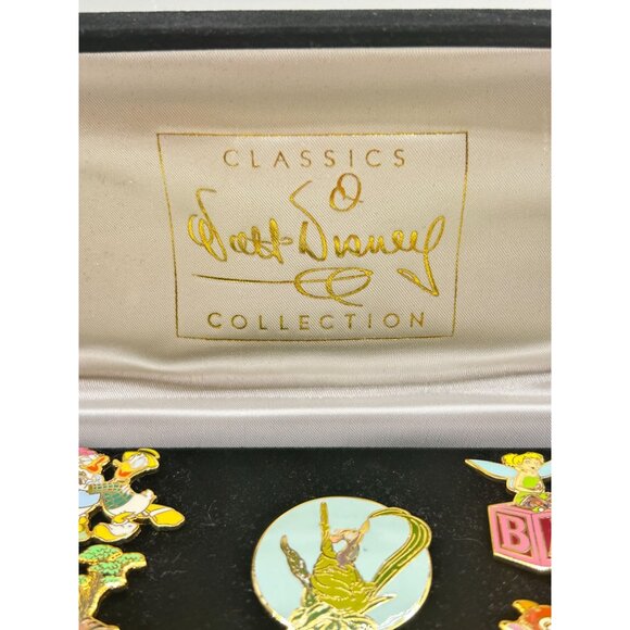 Walt Disney Classics Collection Boxed 5 Pin Set Sculpture Series New in Box - Picture 3 of 10
